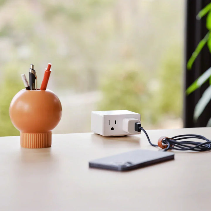 power_strip_hover - OEC Business Interiors